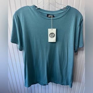 NWT - BACK BEAT RAGS BLUE TOM BOY T SHIRT - SIZE XS